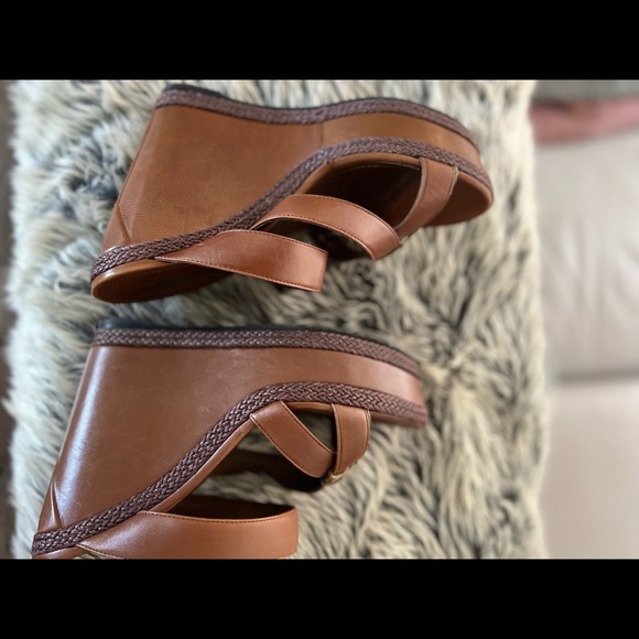 Beautiful YSL sandals! - Picture 4 of 6